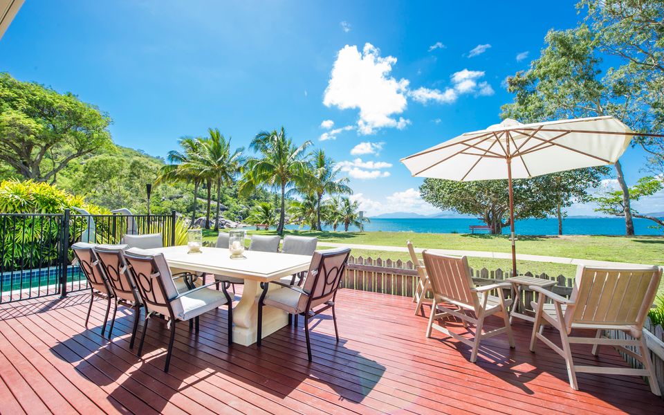 Entertainment Area/Deck