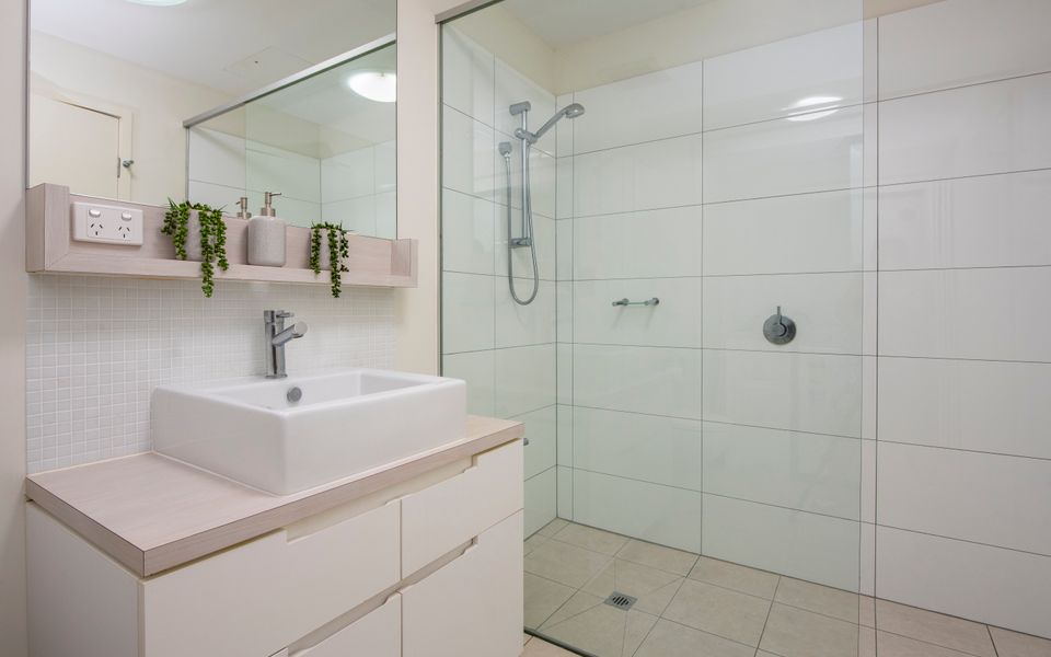 Capacious shower room