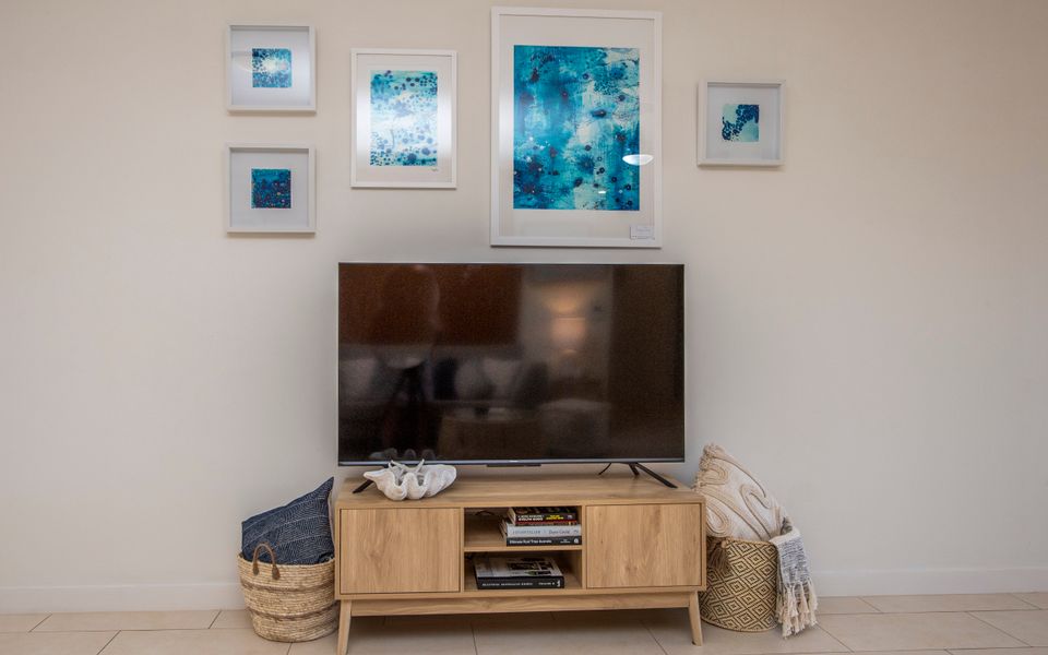 BIg flat TV for relaxation