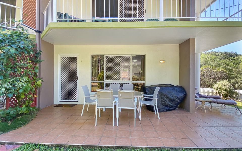 Oudoor dining BBQ area