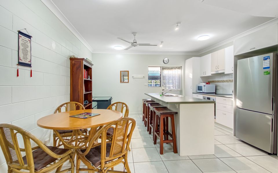 Paradise Apartments 2