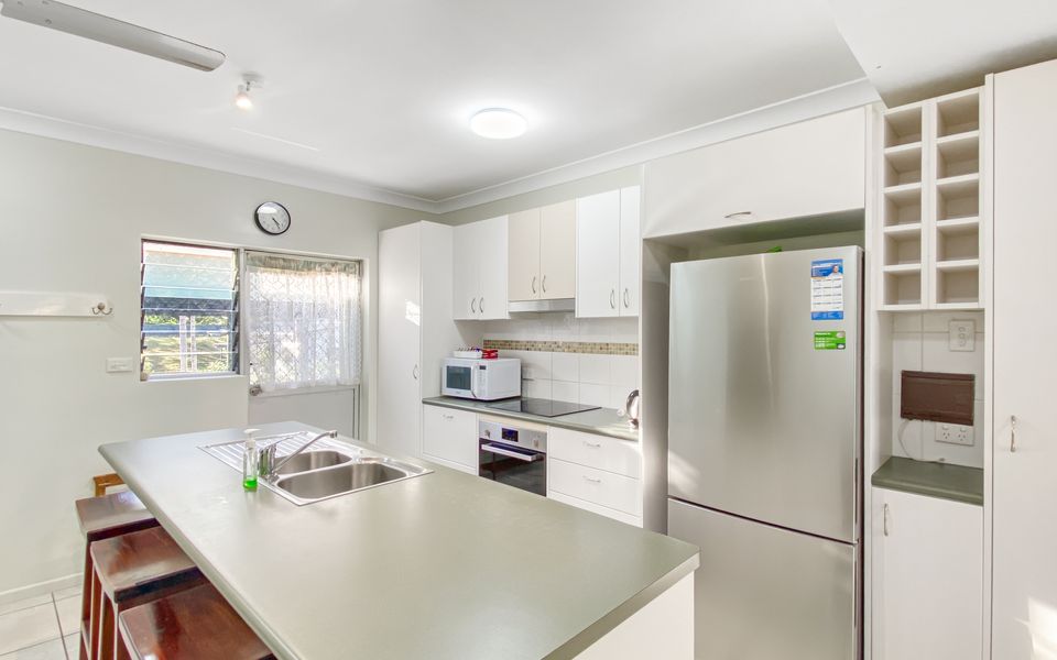 Paradise Apartments 2