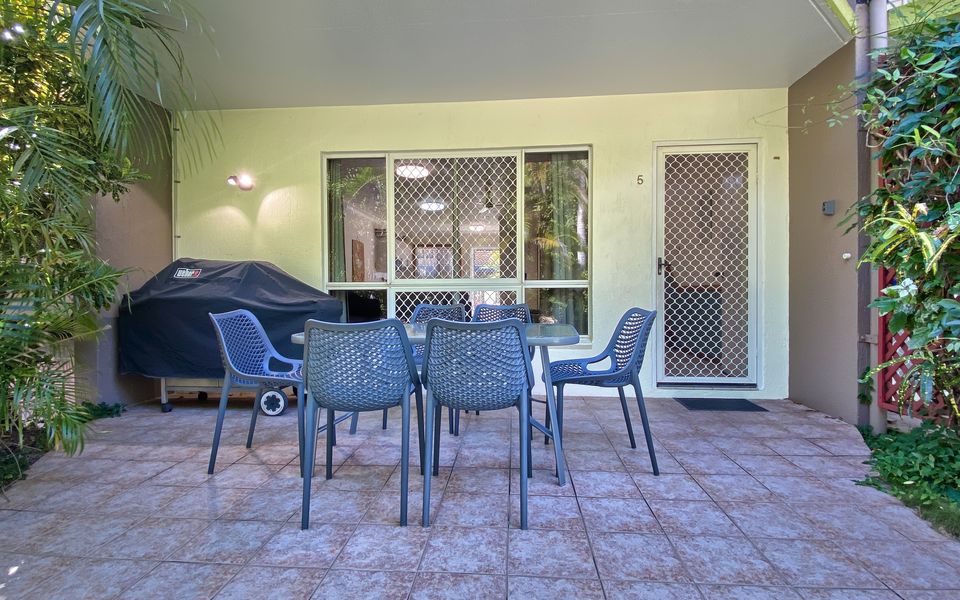 Front door BBQ outdoor area