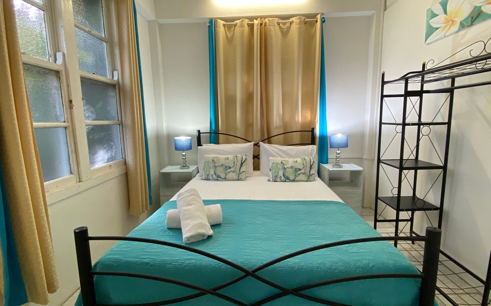 The Captain’s Manor on Cook 8