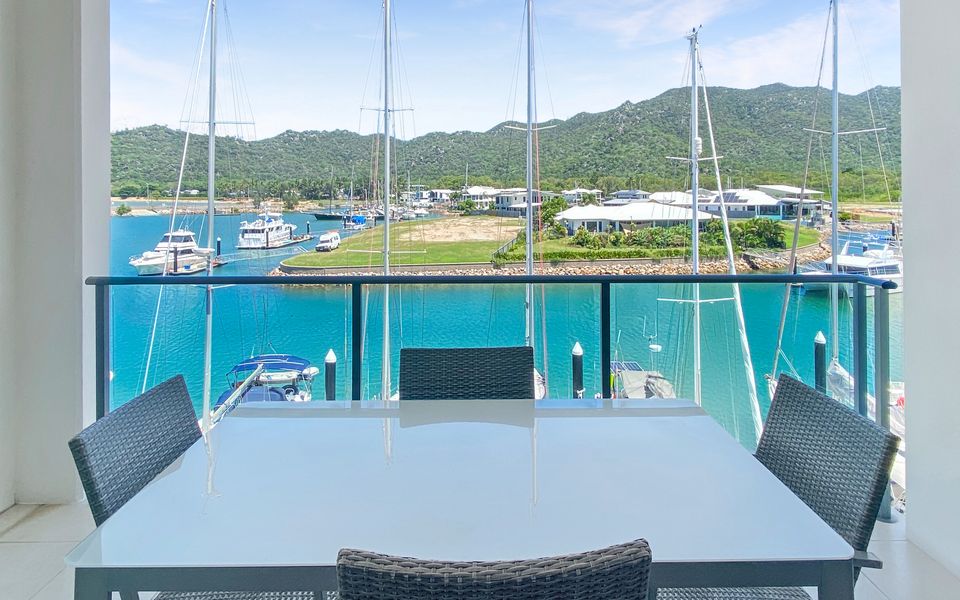 Blue on Blue Superior Studio Room 1351