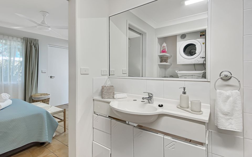 Sails on Horseshoe Apartment 5