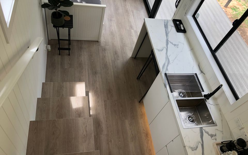 Open steps to Queen bed