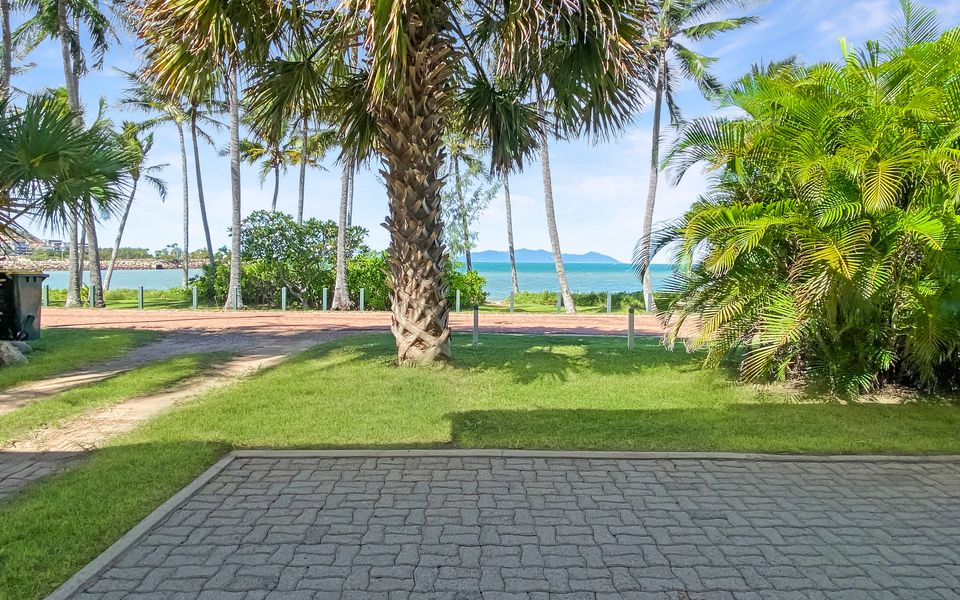 Beachside Palms Unit 4