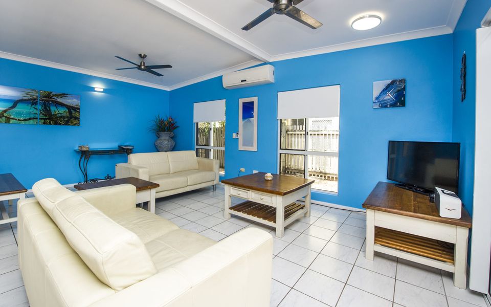 Azure on Geoffrey - Living Area