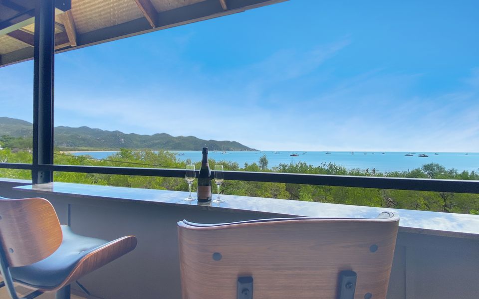 Absolute Beachfront and Pool House