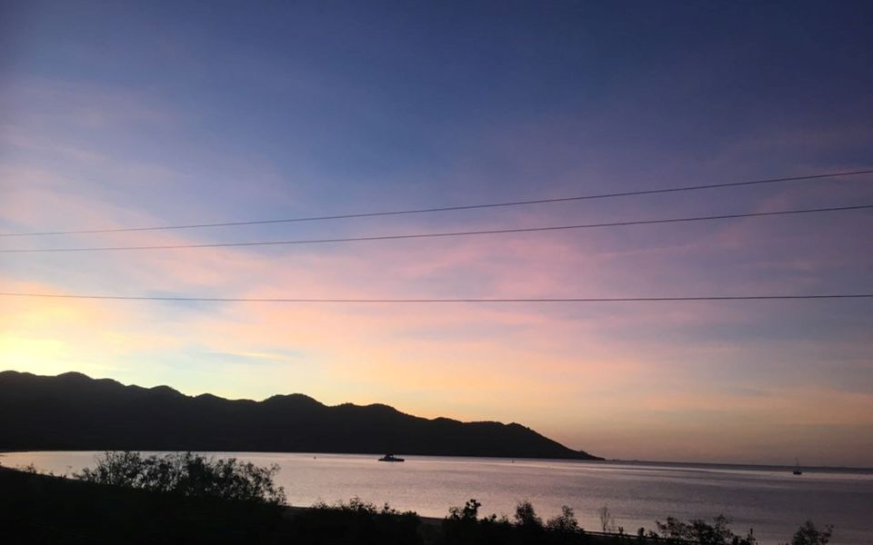 Absolute Beachfront and Pool House