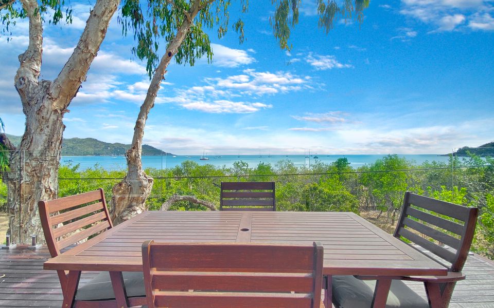 Absolute Beachfront and Pool House