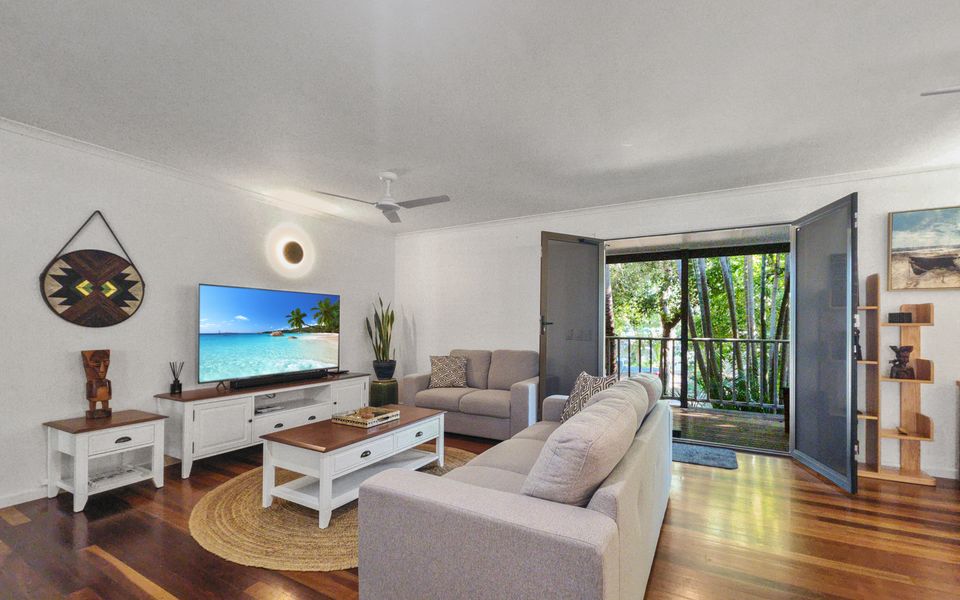 Kingfisher on Mandalay