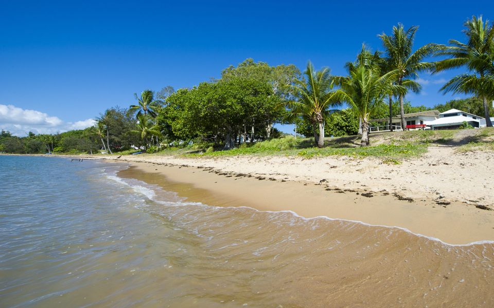 Beached on Magnetic - Picnic Bay Beachfront