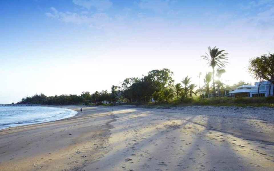 Beached on Magnetic - Picnic Bay Beachfront