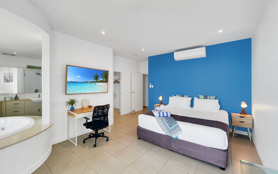 Solmar At The Waters Edge