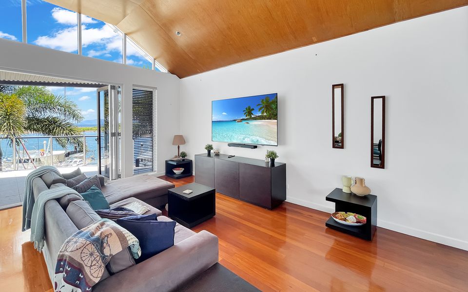 Solmar At The Waters Edge