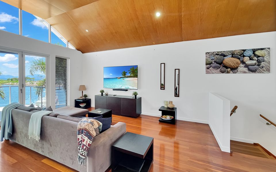 Solmar At The Waters Edge