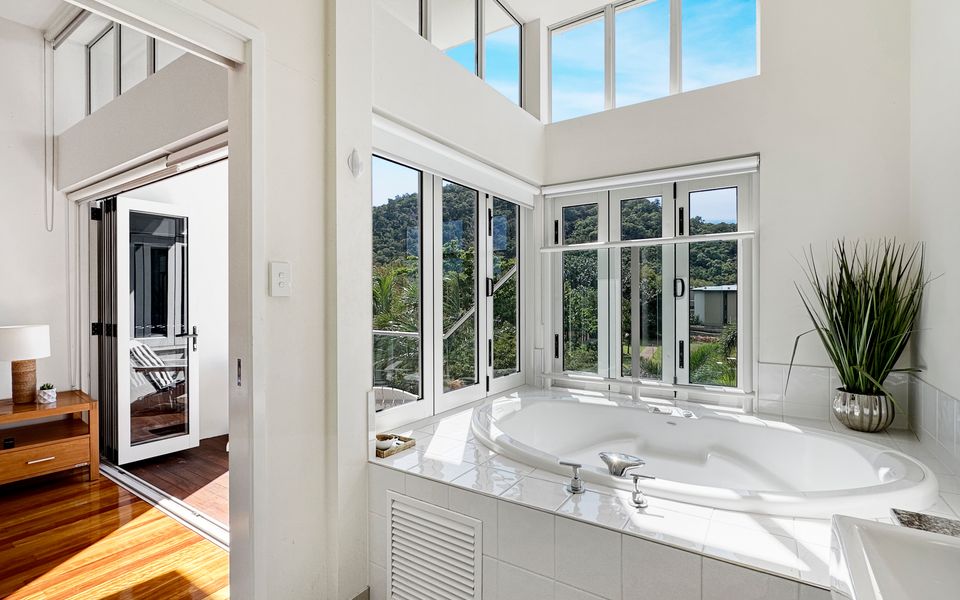 Beachside Apartment 14