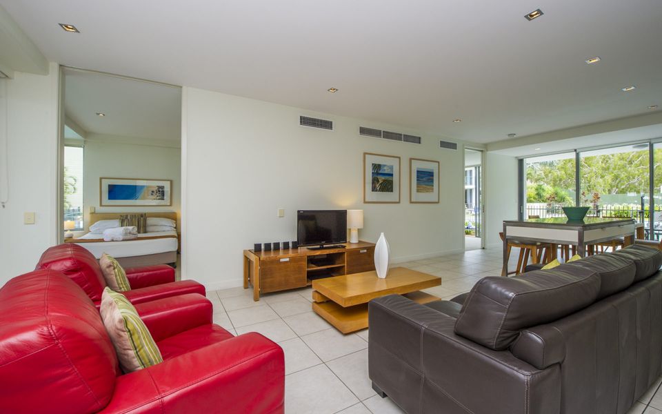 Blue on Blue Apartment 1011 - Living Area