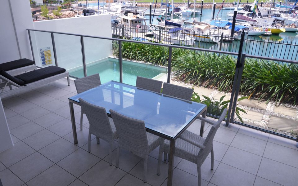 Blue on Blue Apartment 1014 - Marina Balcony