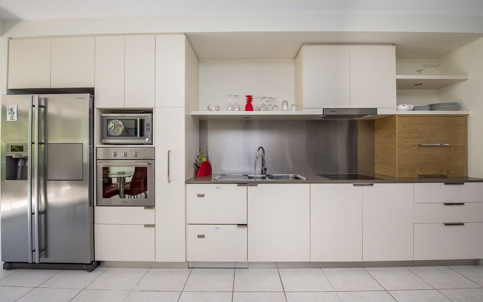 Blue on Blue Apartment 1015 - Kitchen