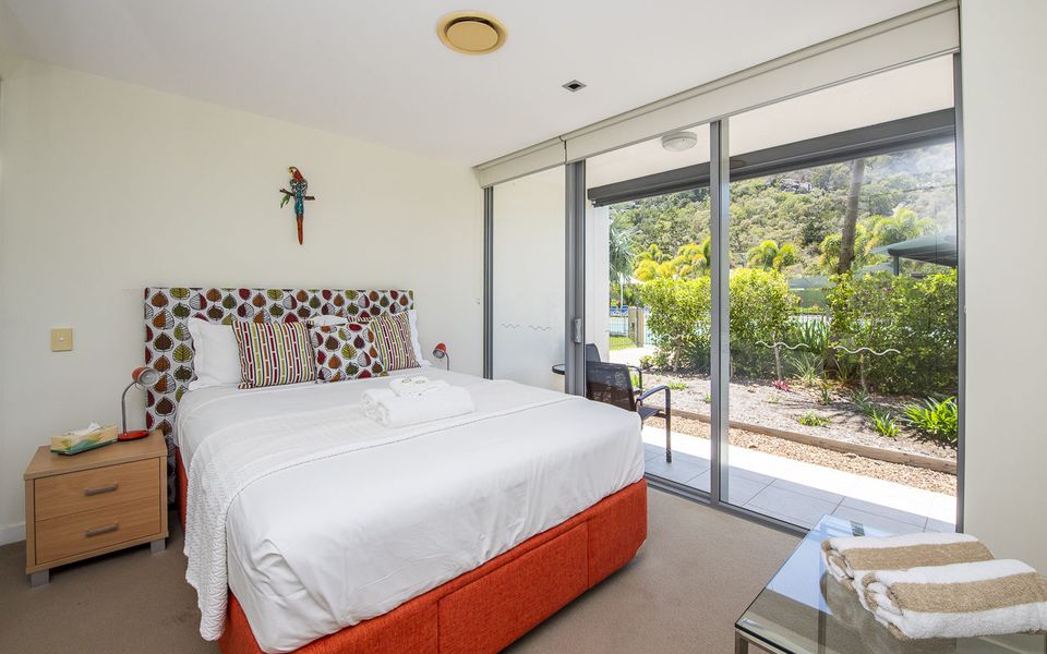 Blue on Blue Apartment 1015 - Second Bedroom