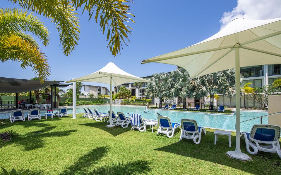 Blue on Blue Apartment 1015 - Lagoon Pool