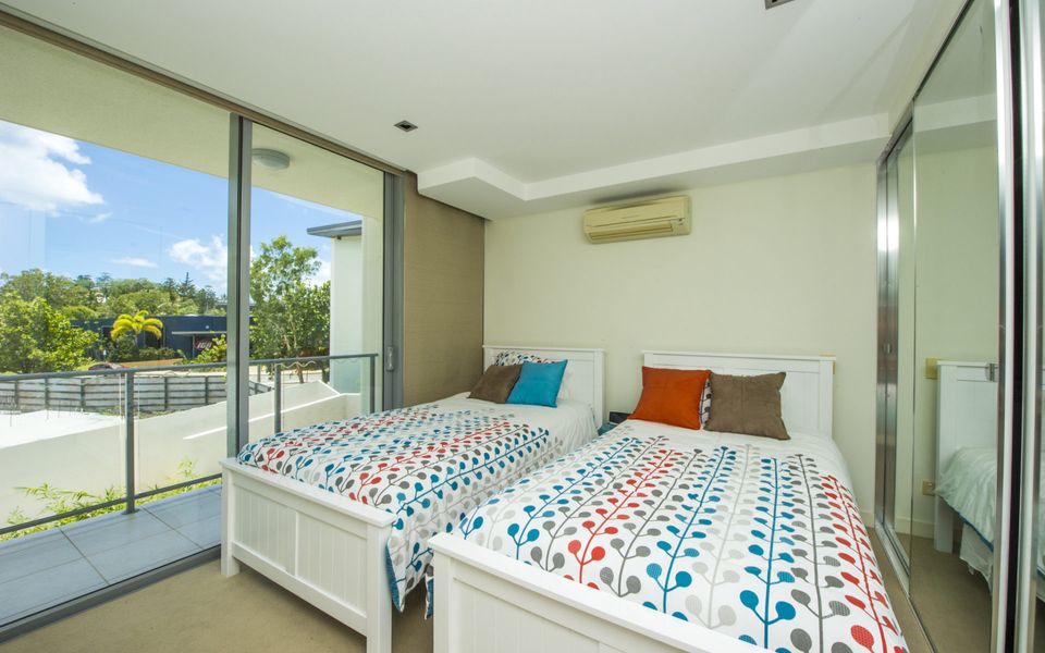 Blue on Blue Apartment 327 - Bedroom 3