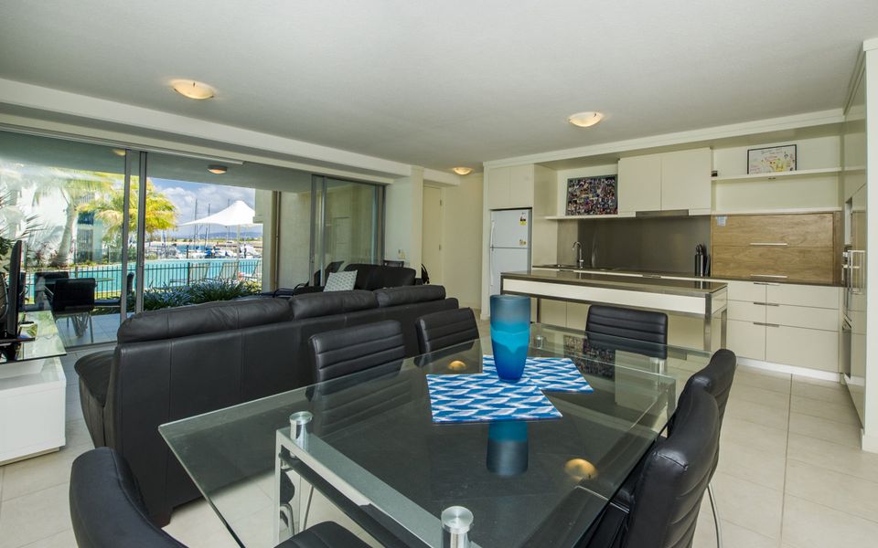 Blue on Blue Apartment 813 - Living Area