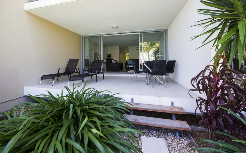 Blue on Blue Apartment 813 - Verandah