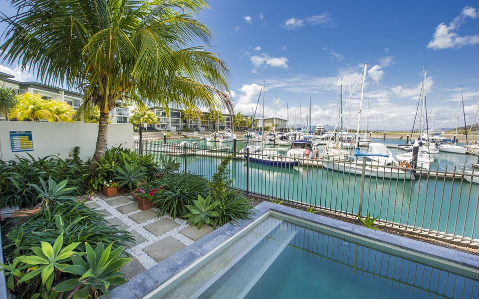 Blue on Blue Apartment 912 - Plunge Pool/Garden