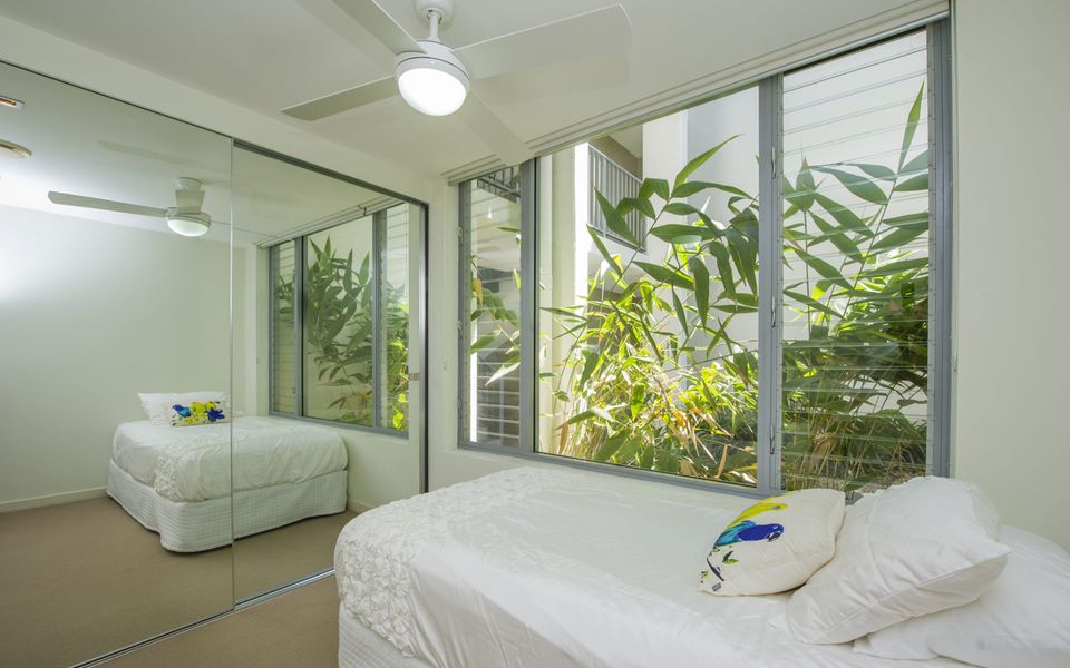 Blue on Blue Apartment 912 - Bedroom 3