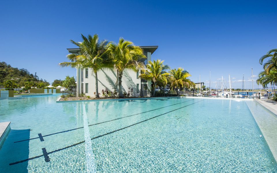 Blue on Blue Apartment 912 - Lagoon Pool