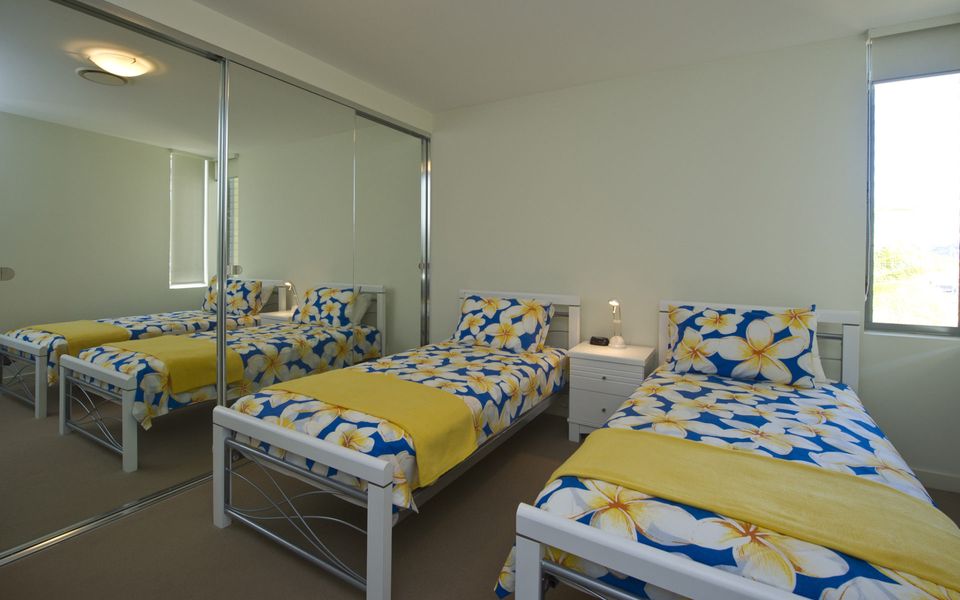 Blue on Blue Apartment 921 - Bedroom 2