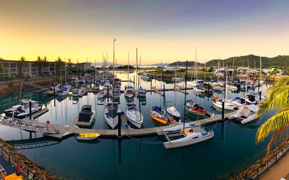 Blue on Blue Apartment 933