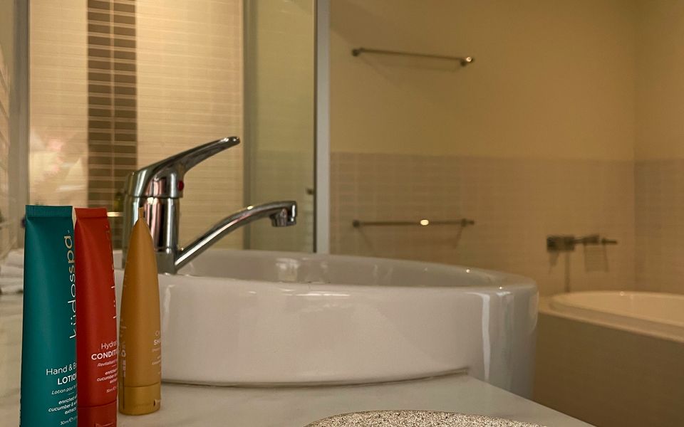 Blue on Blue Apartment 933