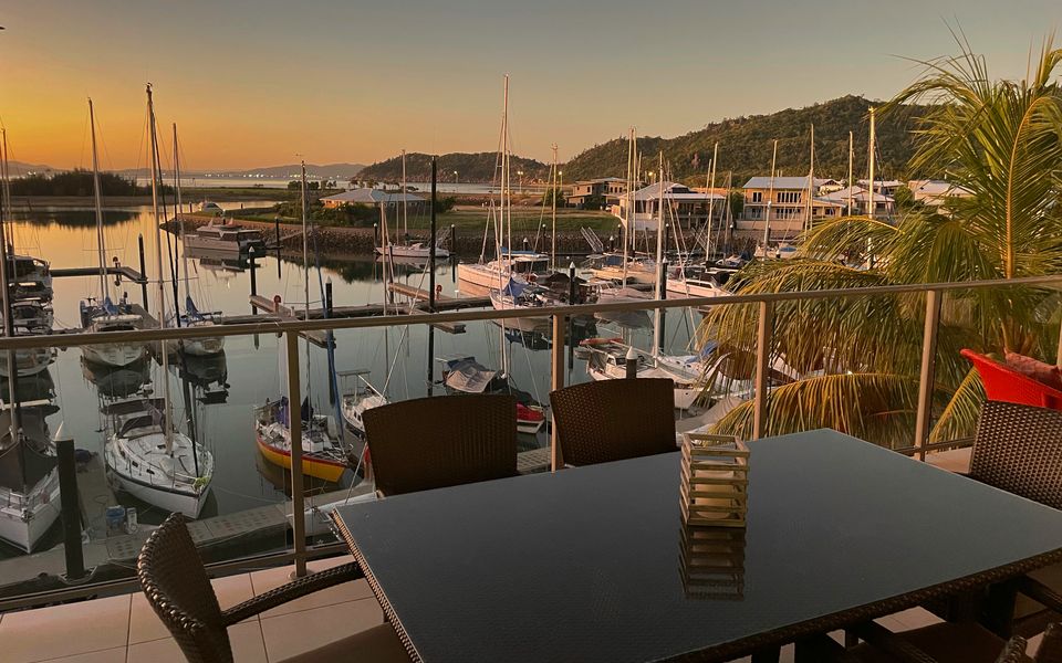 Blue on Blue Apartment 933