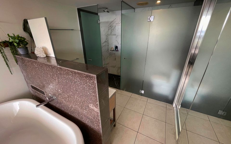 Blue on Blue Apartment 933