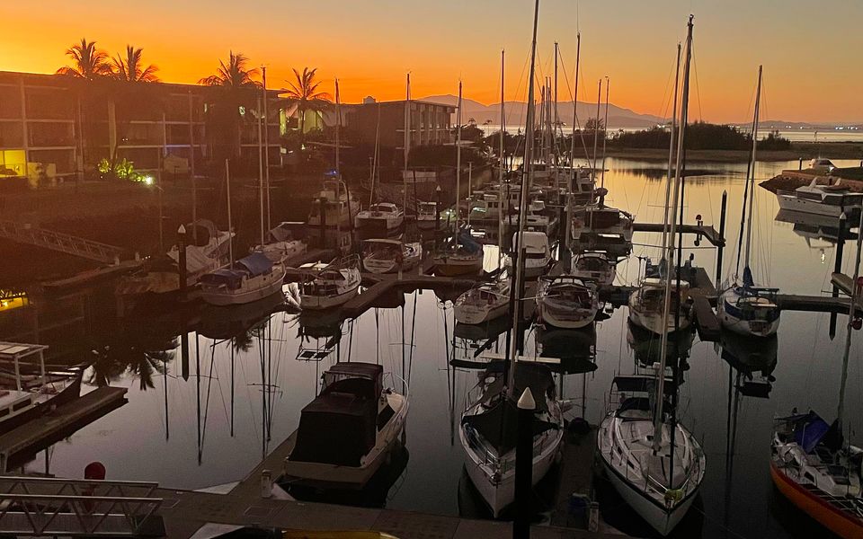 Blue on Blue Apartment 933