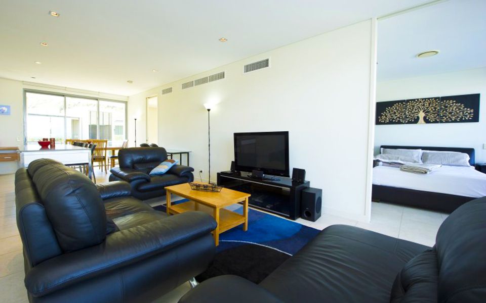 Blue on Blue Apartment 934 - Living Area