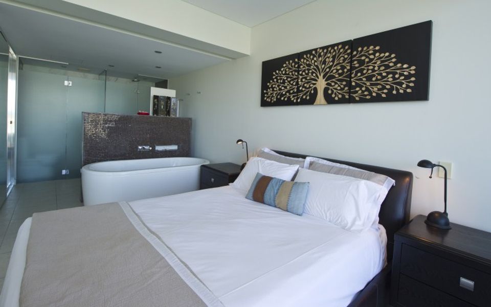 Blue on Blue Apartment 934 - Master Bedroom