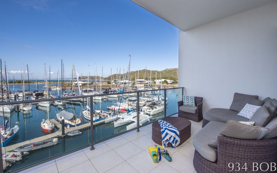 Blue on Blue Apartment 934 - Balcony