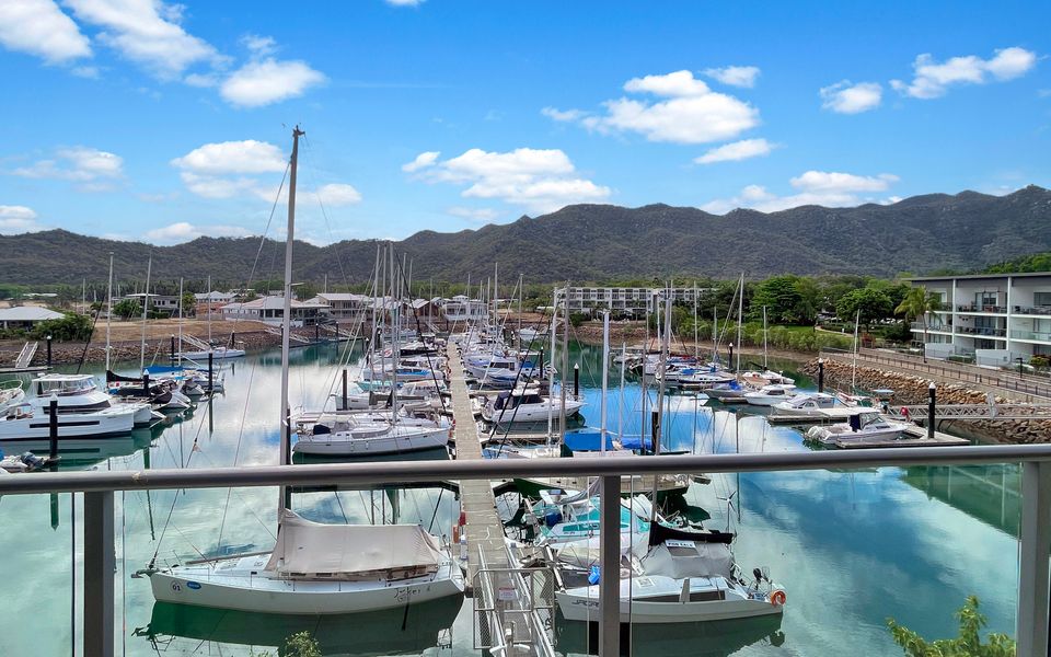 Blue on Blue Penthouse Apartment 335