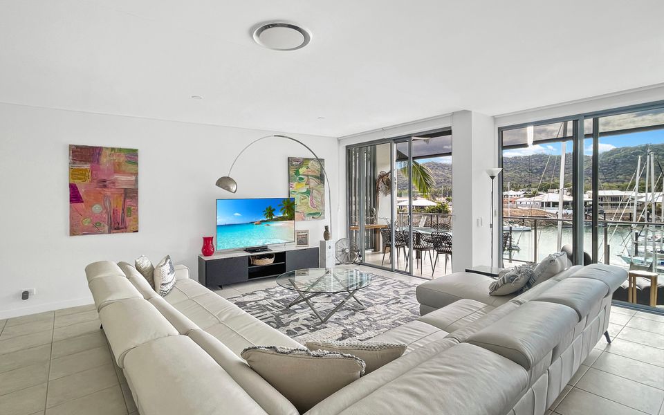 Blue on Blue Penthouse Apartment 335