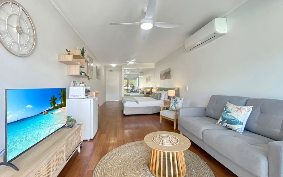 Blue on Blue Studio Room 1222