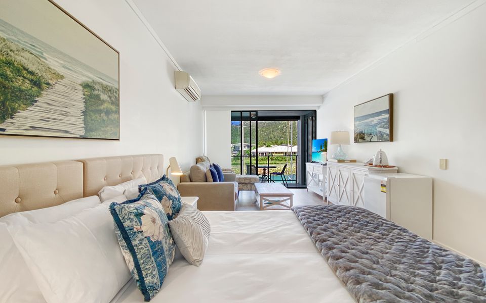 Blue on Blue Studio Room 1242