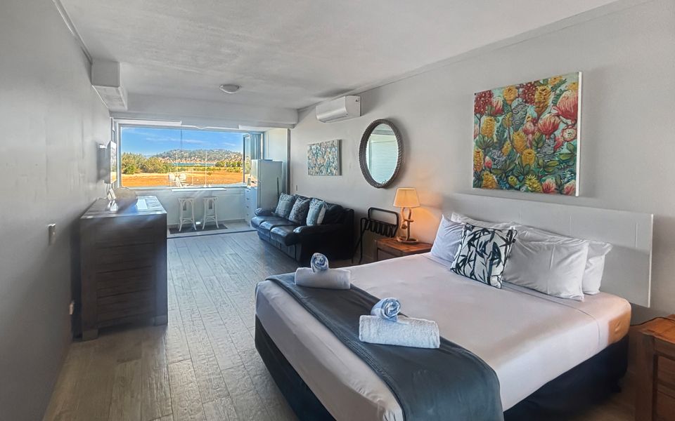 Blue on Blue Studio Room 1272