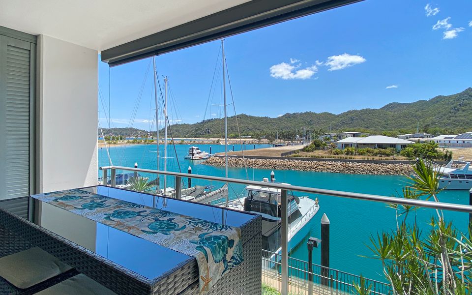 Blue on Blue Superior Studio Room 1221