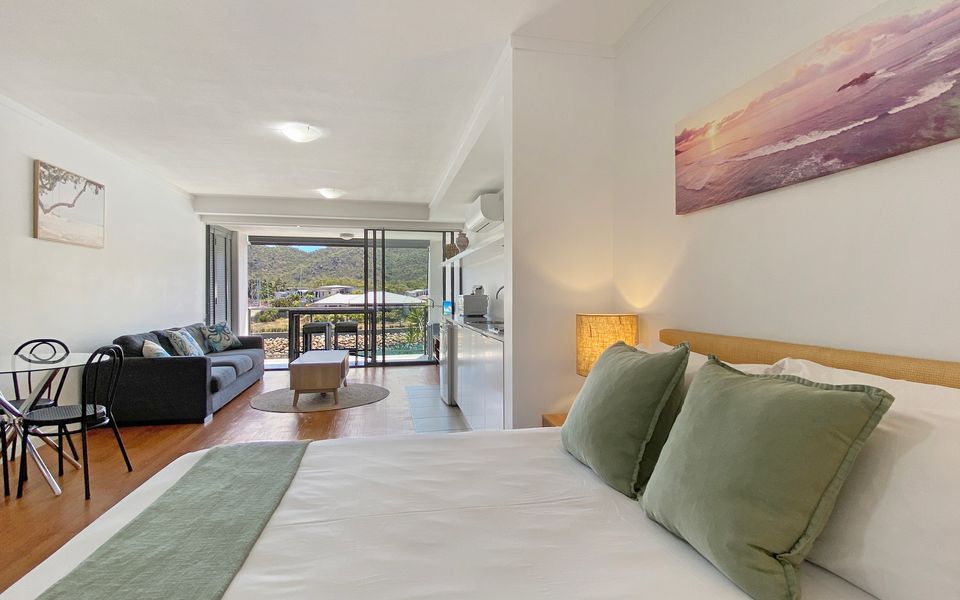 Blue on Blue Superior Studio Room 1221